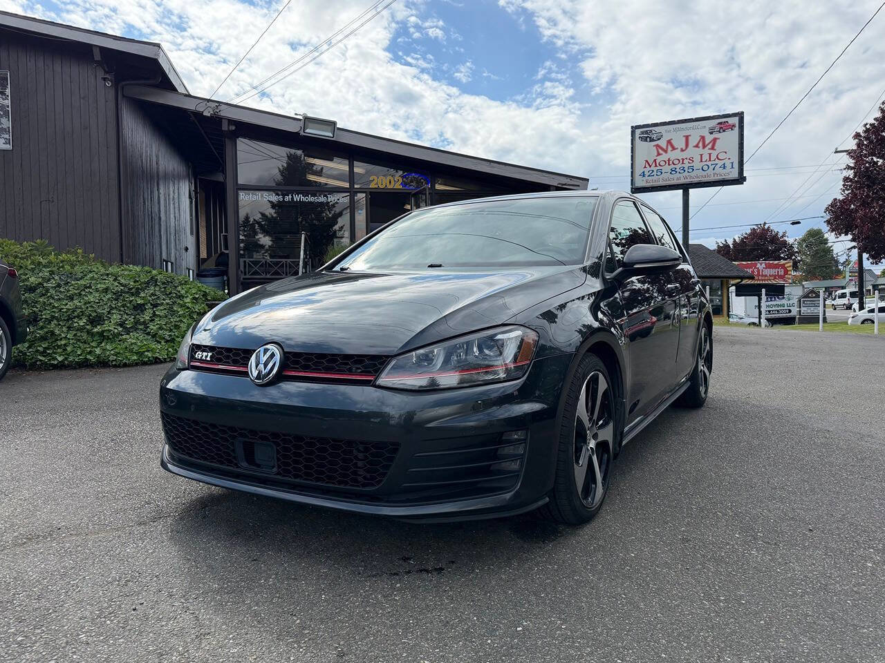 Used 2015 Volkswagen GTI S FWD image 2