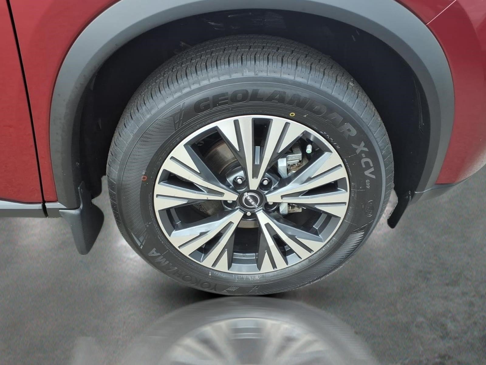 Used 2023 Nissan Rogue SV AWD/4WD image 10