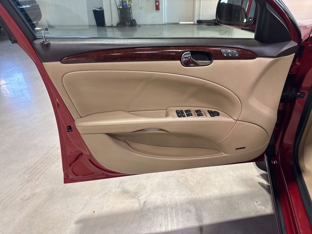 Used 2009 Buick Lucerne CXL FWD image 24
