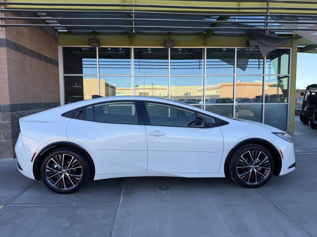 Used 2024 Toyota Prius XLE image 9