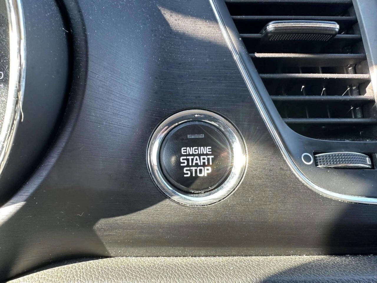 Used 2017 Kia Sedona LX w/ LX Essentials Premium Package image 38