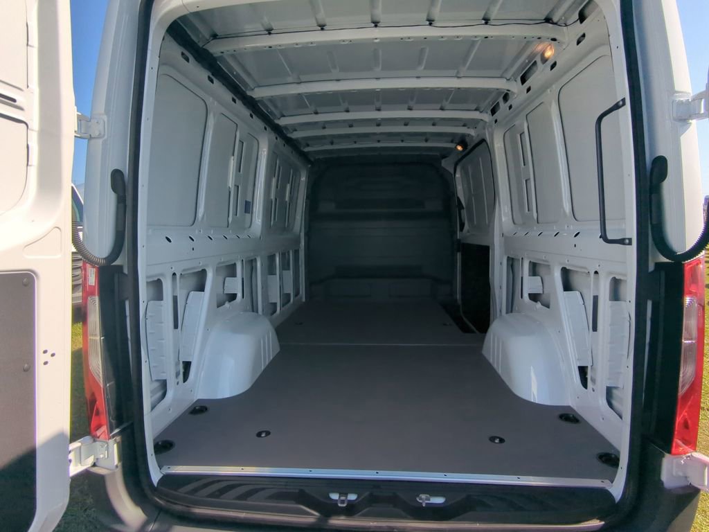 Used 2025 Mercedes-Benz Sprinter 2500 image 23