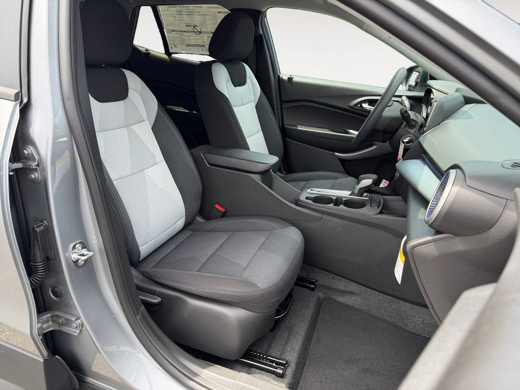 New 2026 Chevrolet Trax LS w/ Driver Confidence Package FWD image 24