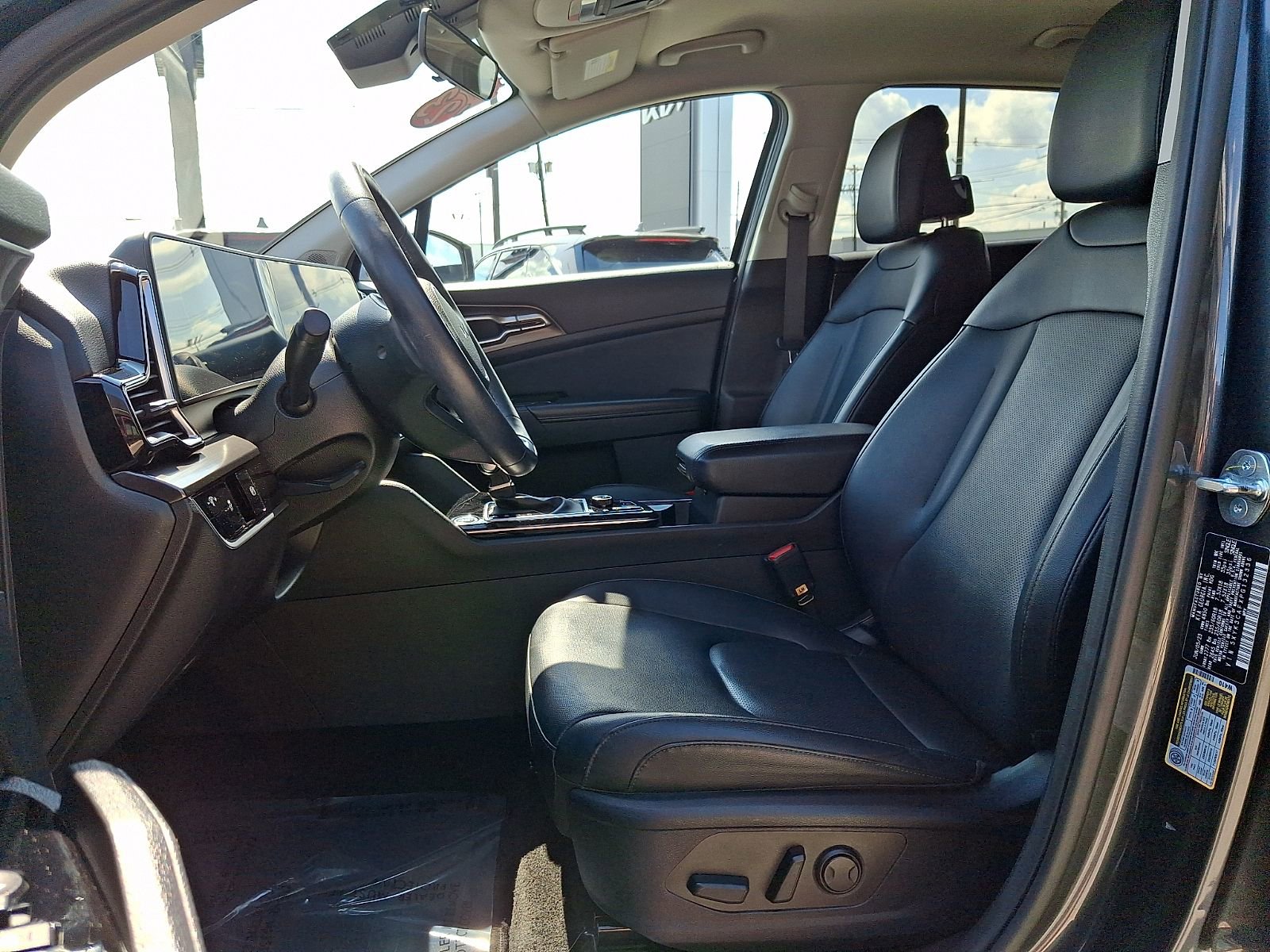 Used 2023 Kia Sportage EX AWD/4WD image 12