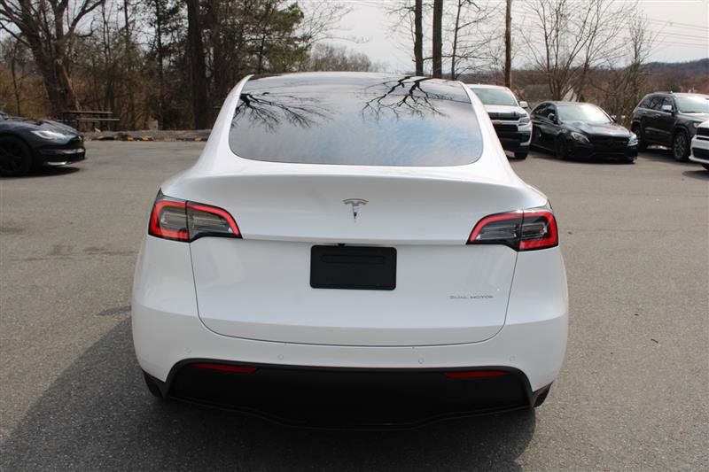 Used 2022 Tesla Model Y Long Range image 7