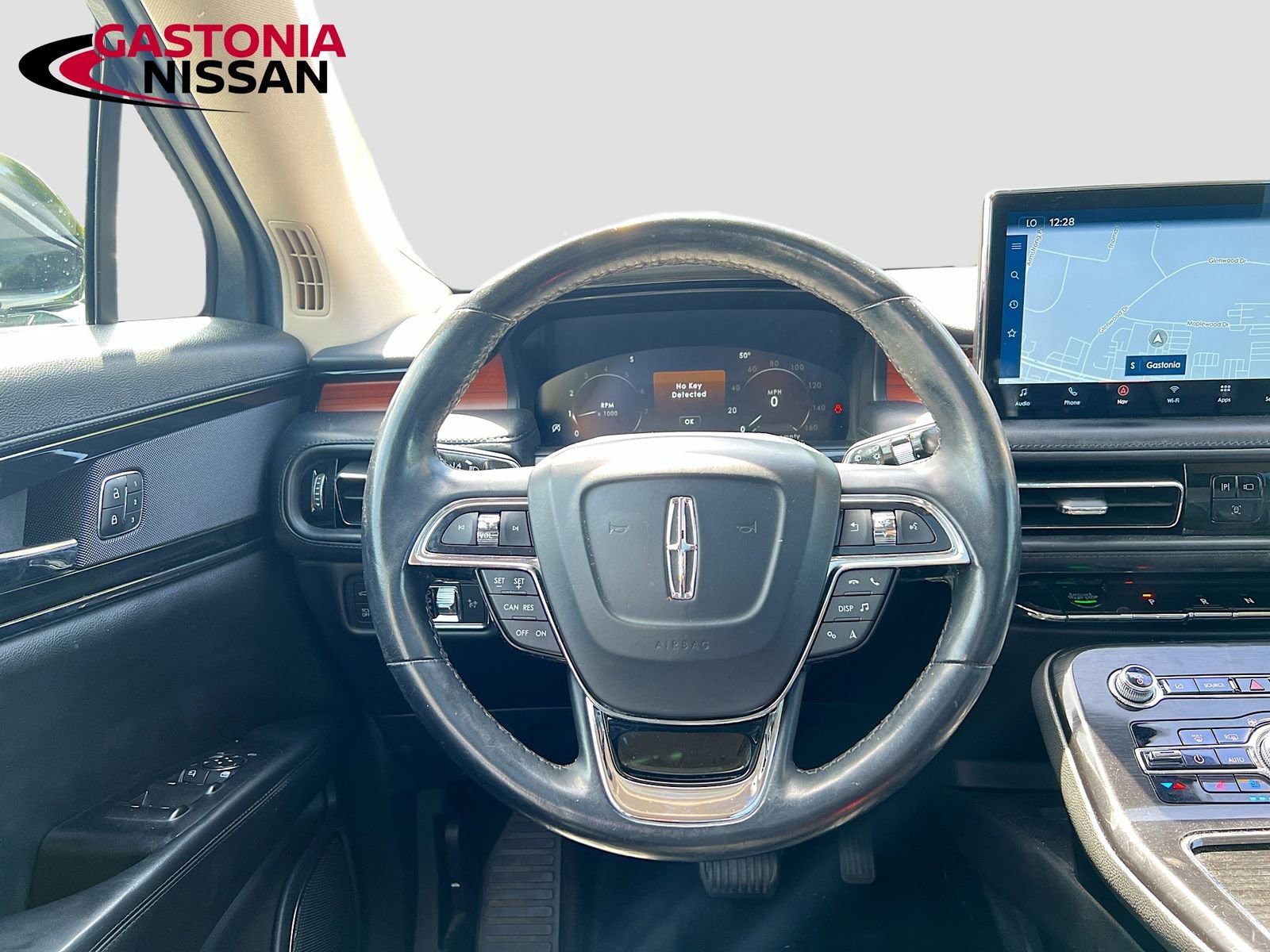 Used 2022 Lincoln Nautilus Reserve w/ Monochromatic Package image 31