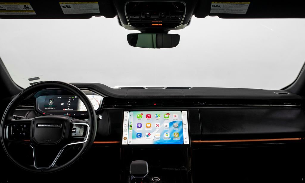 Used 2025 Land Rover Range Rover Sport SE image 23