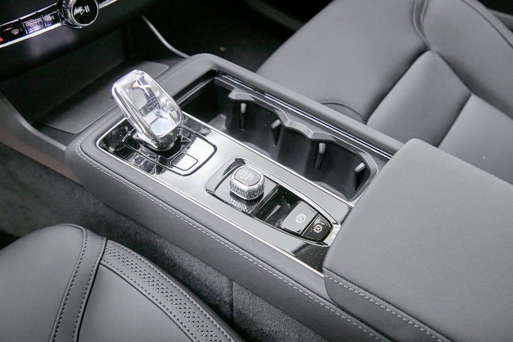 New 2026 Volvo XC90 B6 Core image 15