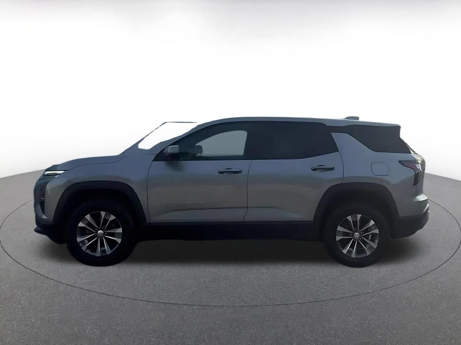 Used 2025 Chevrolet Equinox LT FWD image 8