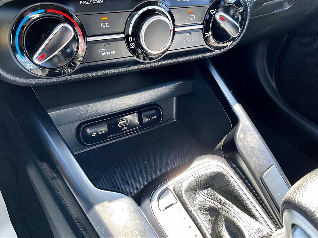 Used 2023 Kia Soul LX w/ Option Group 015 FWD image 32