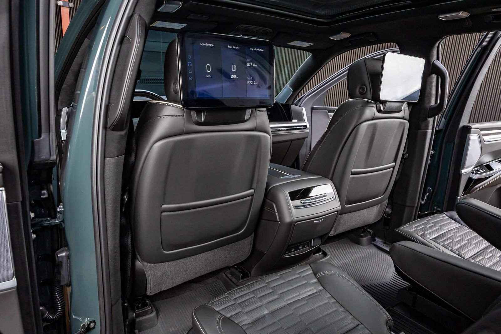 Used 2026 Cadillac Escalade V w/ LPO, ONYX Package AWD/4WD image 34