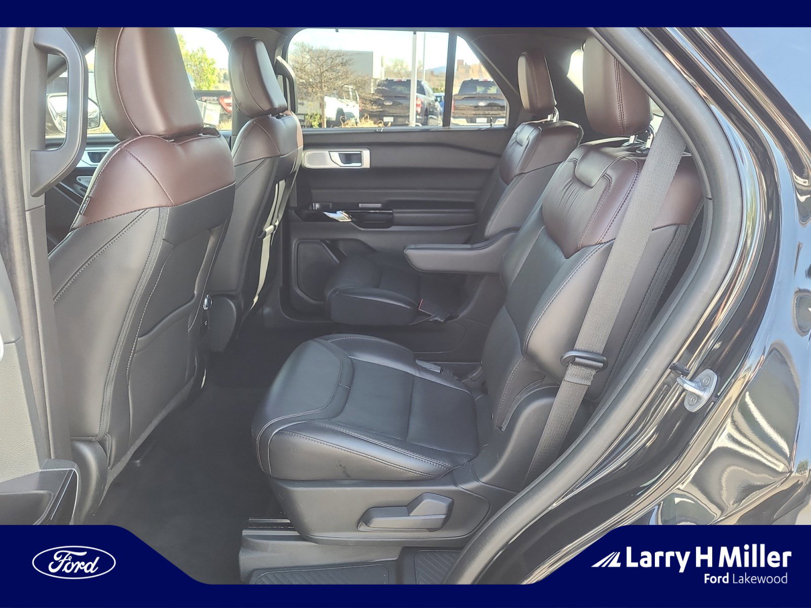 Used 2022 Ford Explorer Platinum w/ Equipment Group 601A image 17