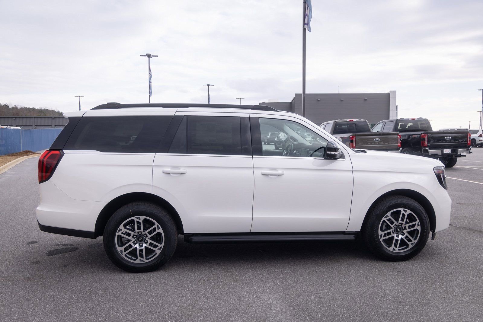 New 2026 Ford Expedition Active AWD/4WD image 11