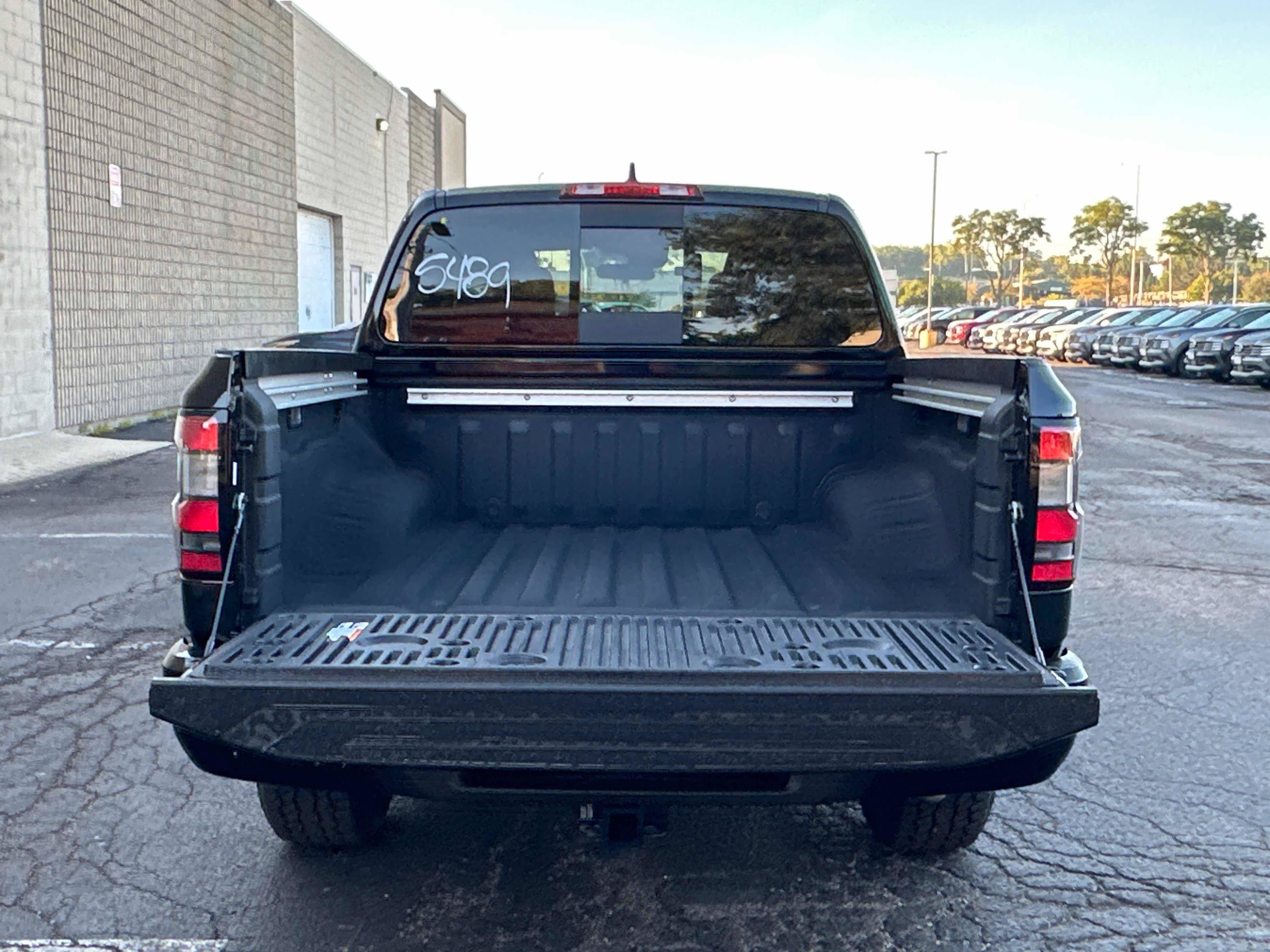 New 2026 Nissan Frontier PRO-4X w/ Pro-4x Convenience Package image 7