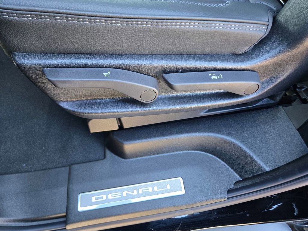 New 2026 GMC Yukon Denali w/ Denali Reserve Package AWD/4WD image 26