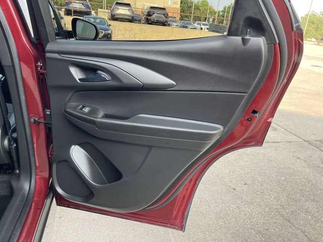 Used 2023 Chevrolet TrailBlazer RS w/ Convenience Package FWD image 14