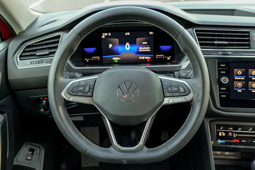 Used 2022 Volkswagen Tiguan SE AWD/4WD image 42