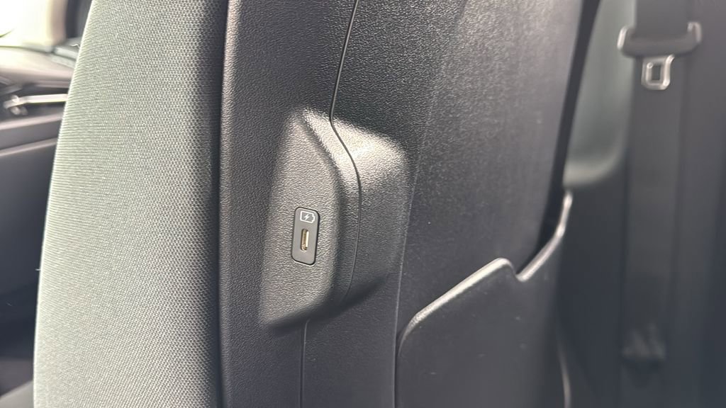 Used 2025 Kia Niro LX image 32