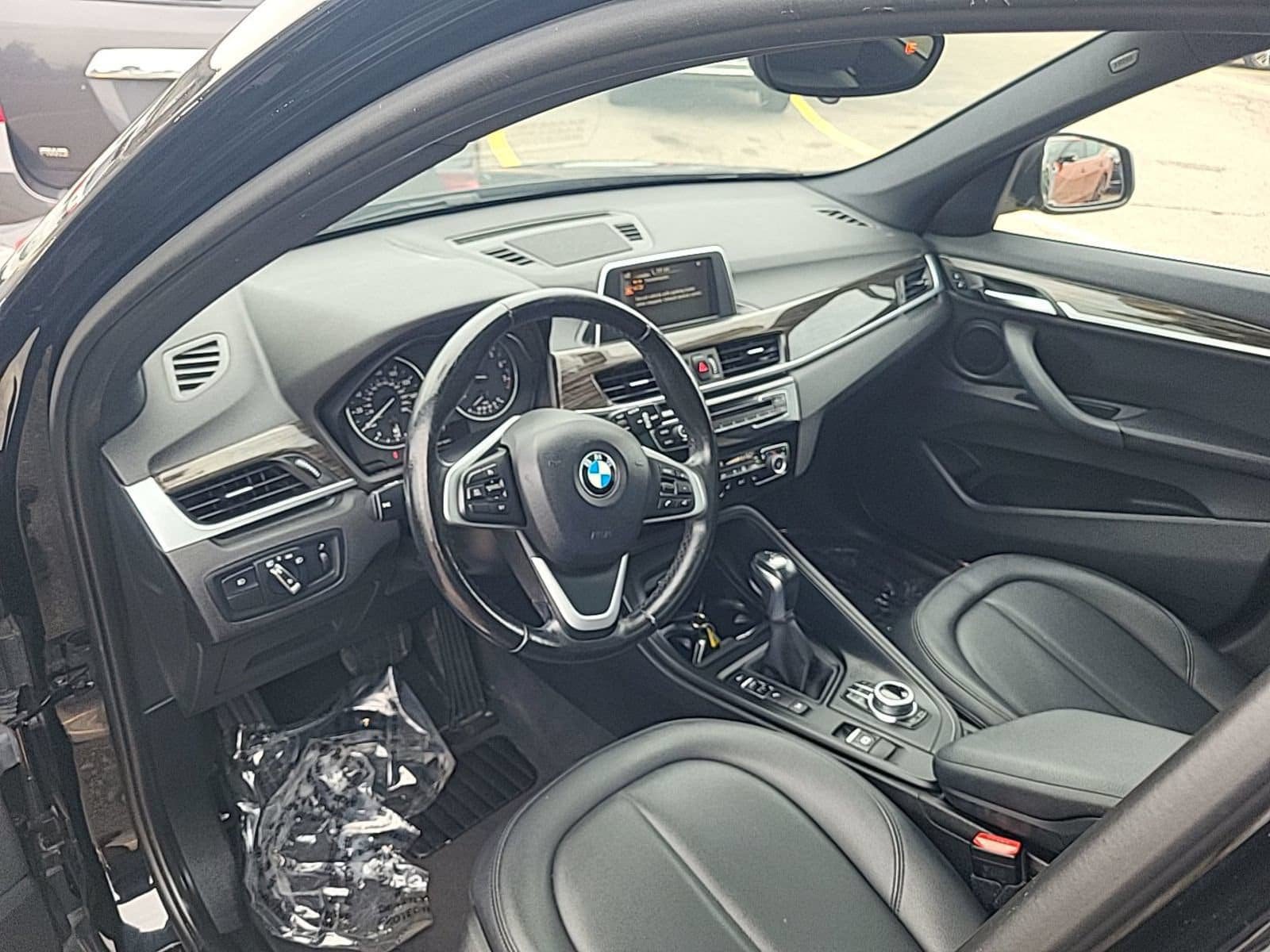Used 2017 BMW X1 xDrive28i AWD/4WD image 6