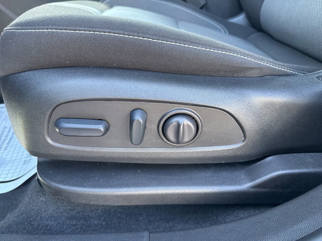 Used 2025 Chevrolet Blazer LT image 16