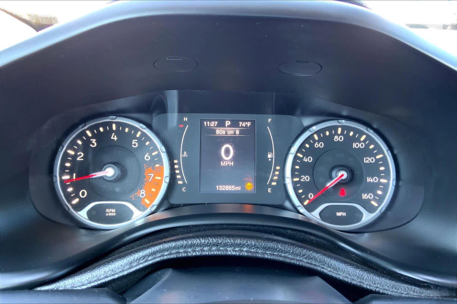 Used 2016 Jeep Renegade Latitude FWD image 26