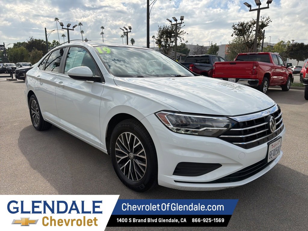 Used 2019 Volkswagen Jetta SE image 1