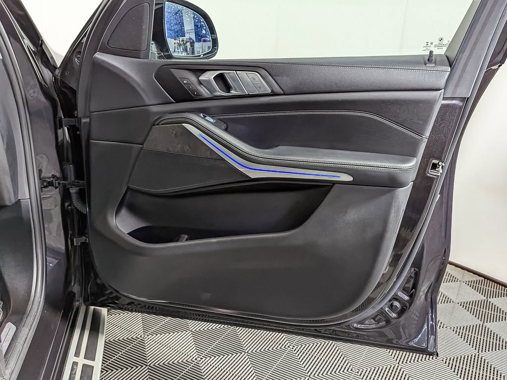 Used 2022 BMW X7 xDrive40i w/ Executive Package image 29