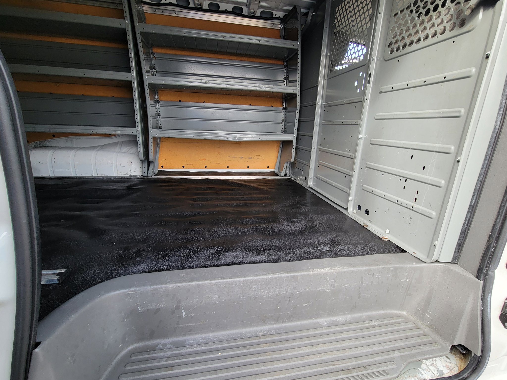 Used 2020 Nissan NV 1500 SV image 38