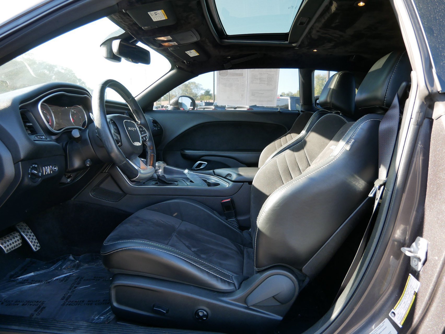 Used 2016 Dodge Challenger SRT w/ Technology Group RWD image 10