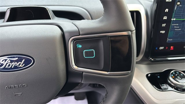 New 2025 Ford Expedition Active image 17