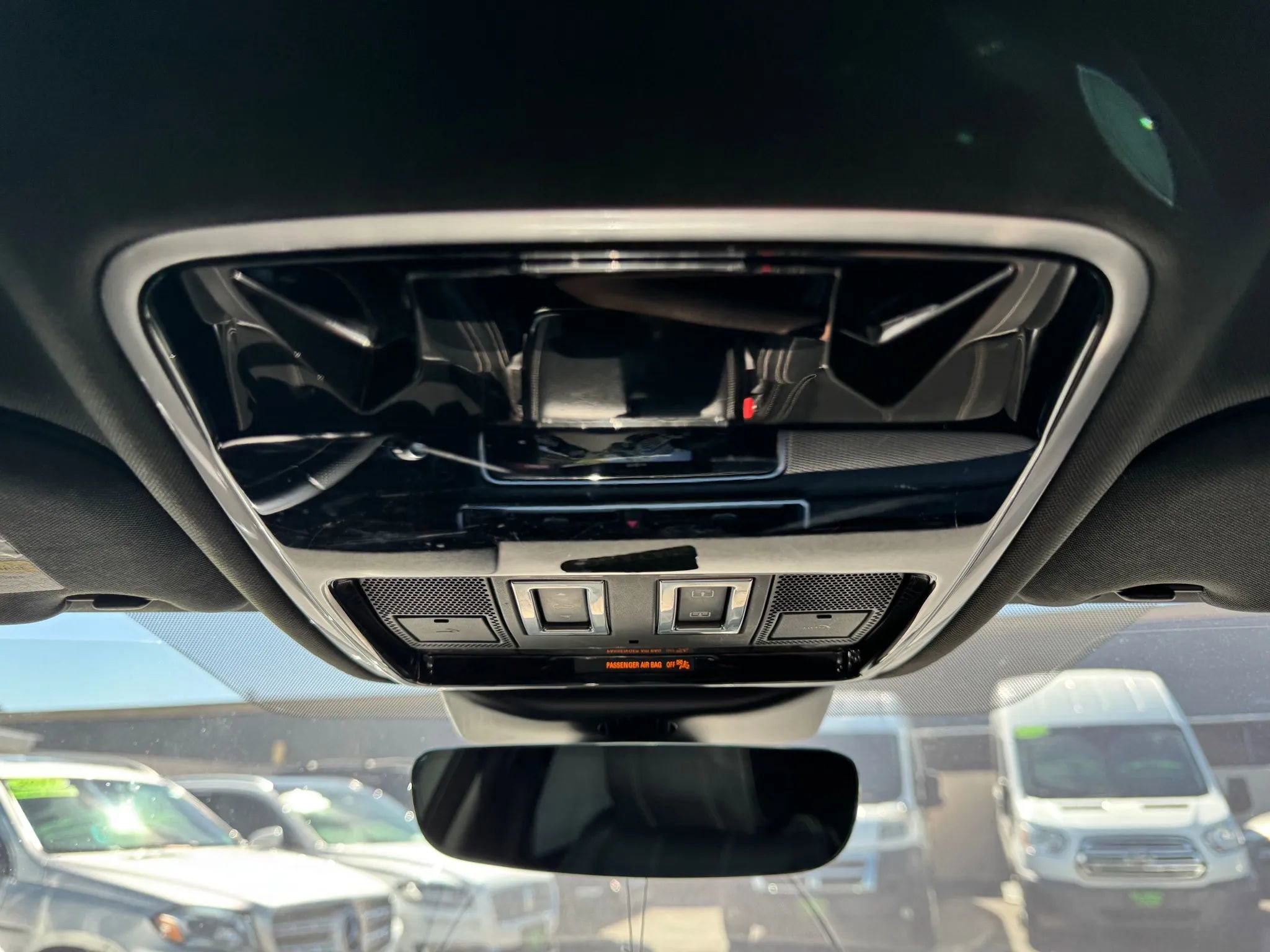 Used 2018 Land Rover Range Rover Velar S image 30