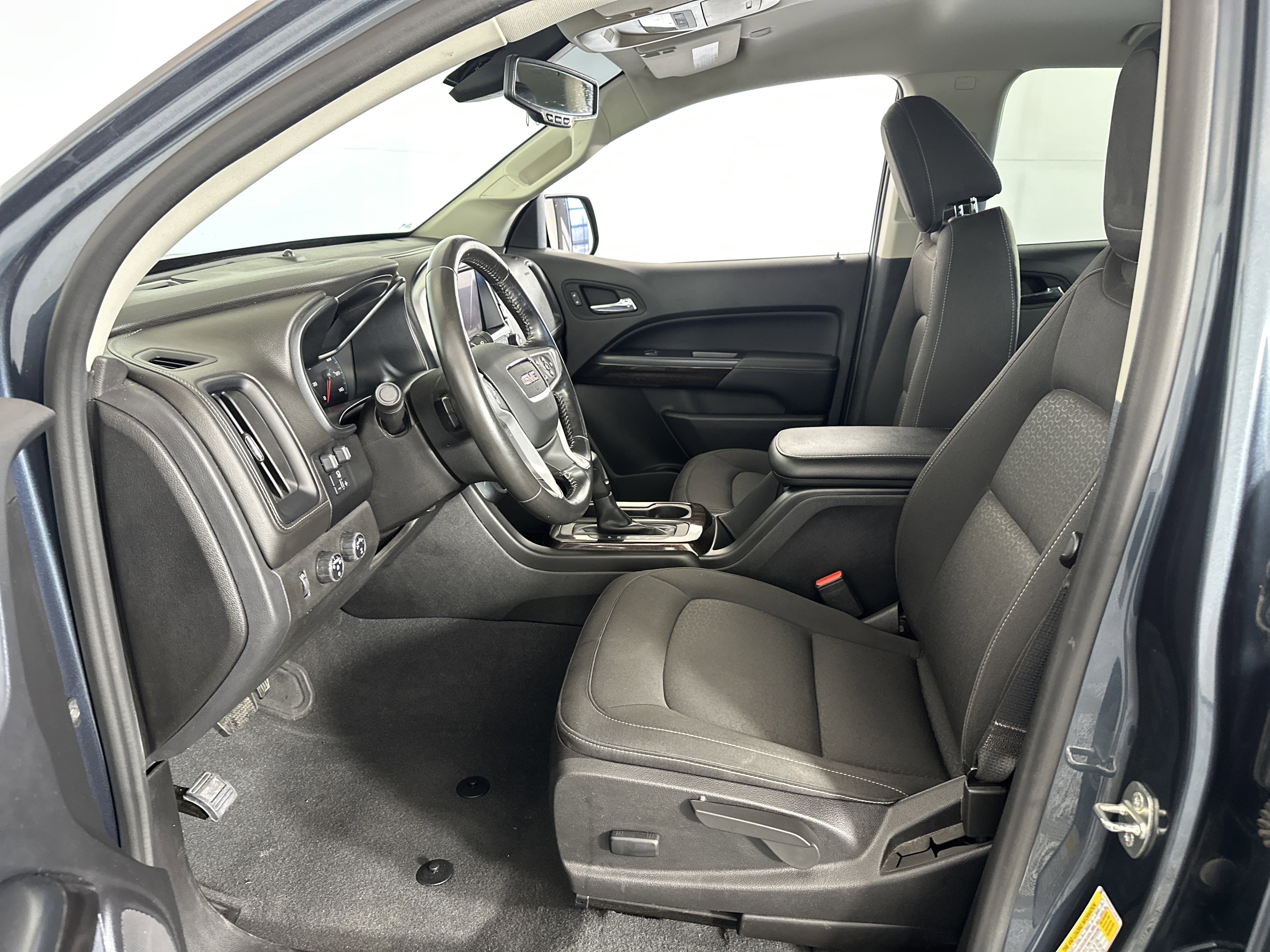 Used 2019 GMC Canyon SLE w/ Driver Alert Package image 6