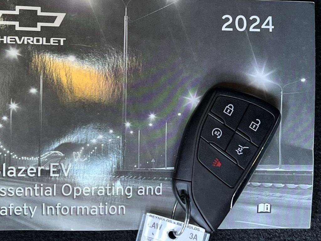 Certified 2024 Chevrolet Blazer EV LT AWD/4WD image 35