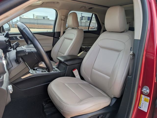 Used 2022 Ford Explorer XLT w/ Equipment Group 202A image 23