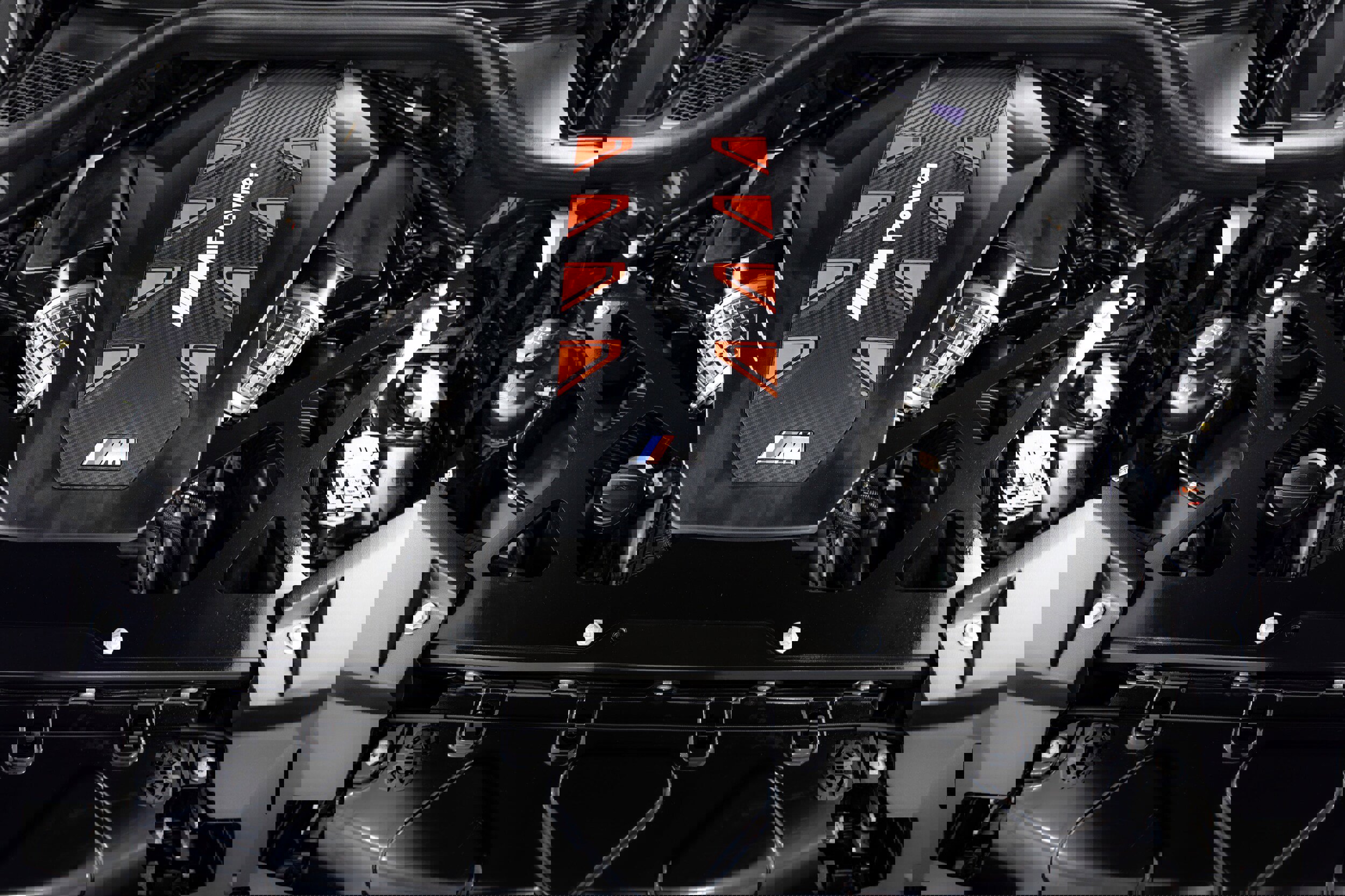 Used 2025 BMW X6 M Competition w/ Executive Package image 23