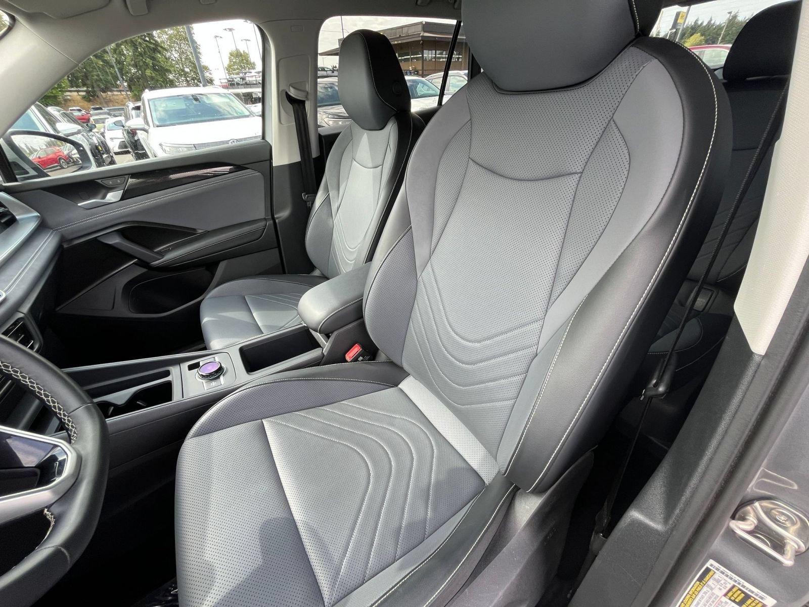 Used 2026 Volkswagen Tiguan SE AWD/4WD image 37