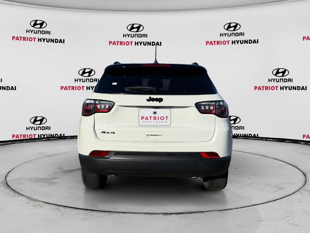 Used 2023 Jeep Compass Latitude AWD/4WD image 4