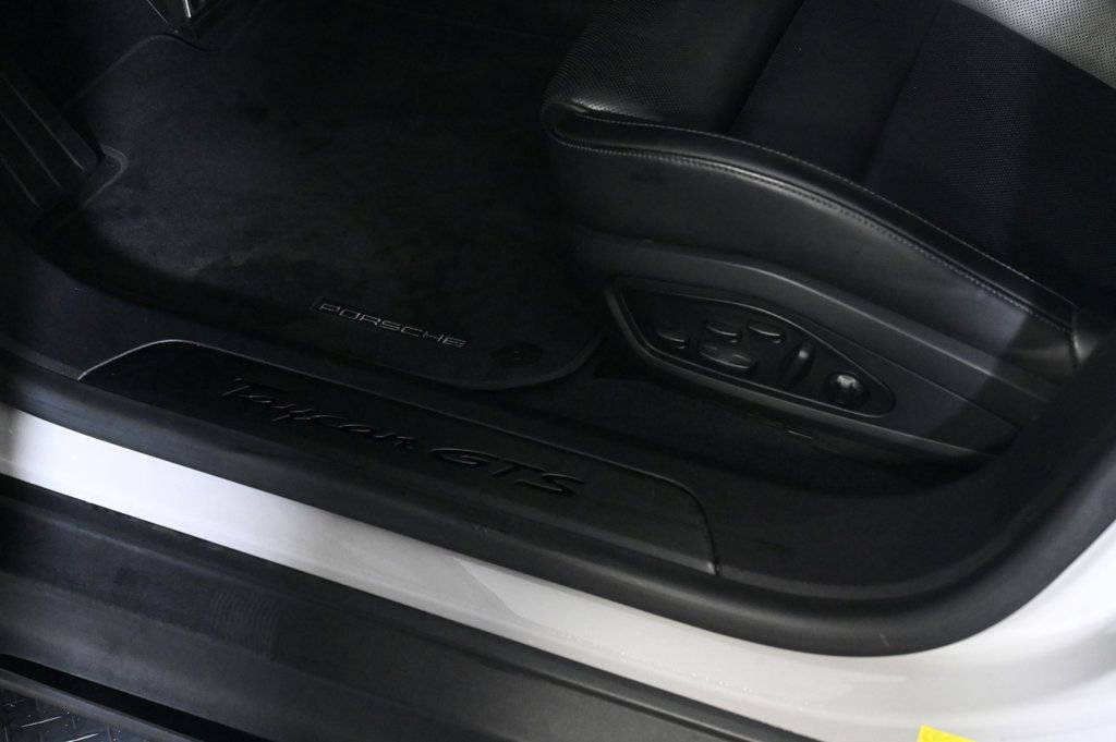 Used 2024 Porsche Taycan GTS image 27