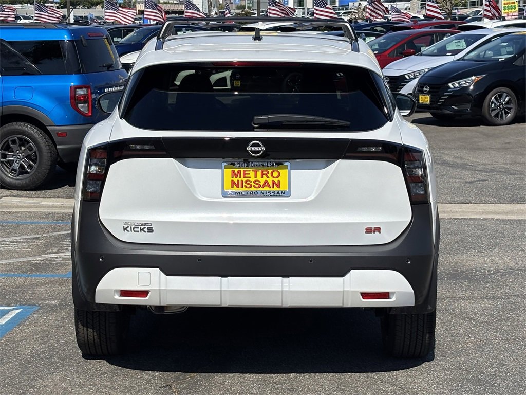 New 2026 Nissan Kicks SR image 3