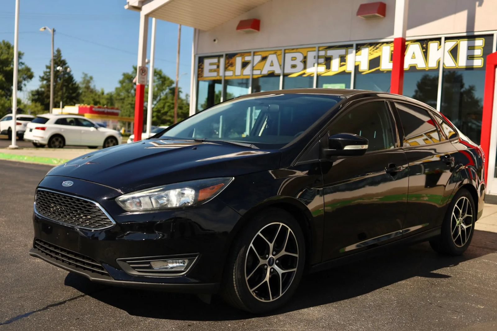Used 2017 Ford Focus SEL w/ Cold Weather Package FWD image 1