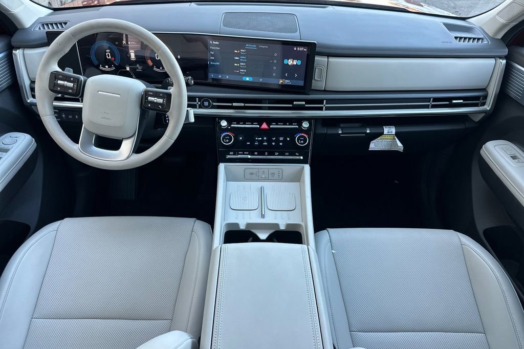 Used 2025 Hyundai Santa Fe SEL image 10