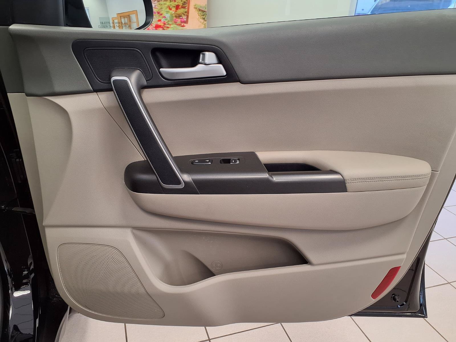 Used 2018 Kia Sportage LX FWD image 11
