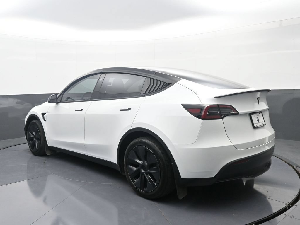 Used 2025 Tesla Model Y Long Range RWD image 5