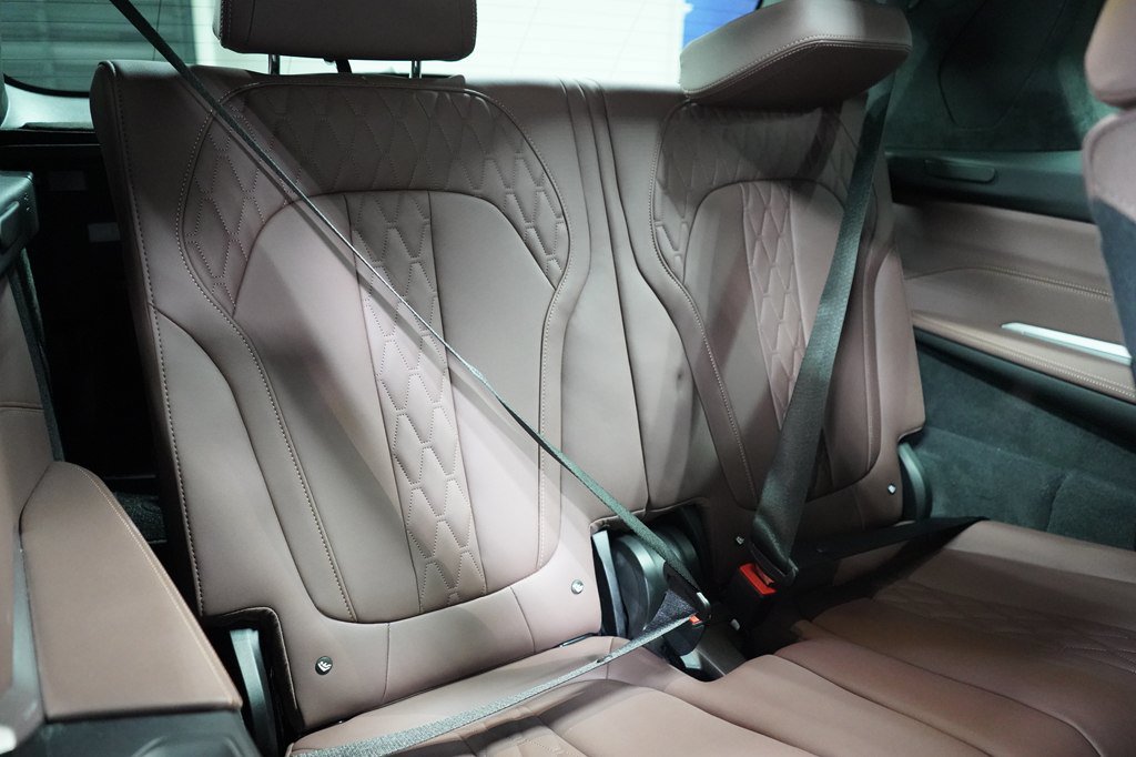 Used 2023 BMW X7 M60i w/ Executive Package AWD/4WD image 22