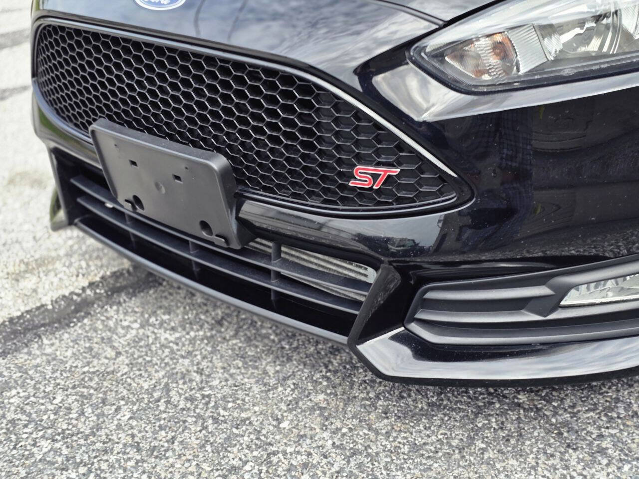 Used 2018 Ford Focus ST FWD image 34