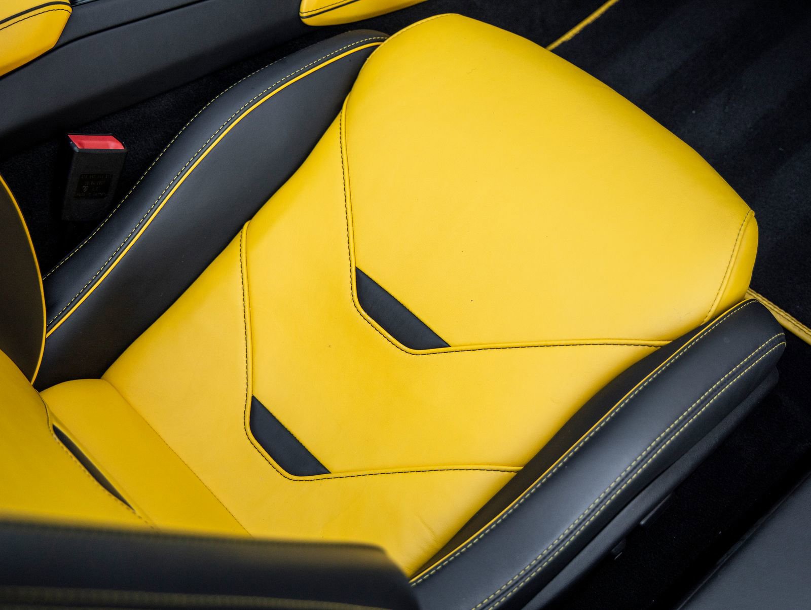 Used 2020 Lamborghini Huracan EVO image 37