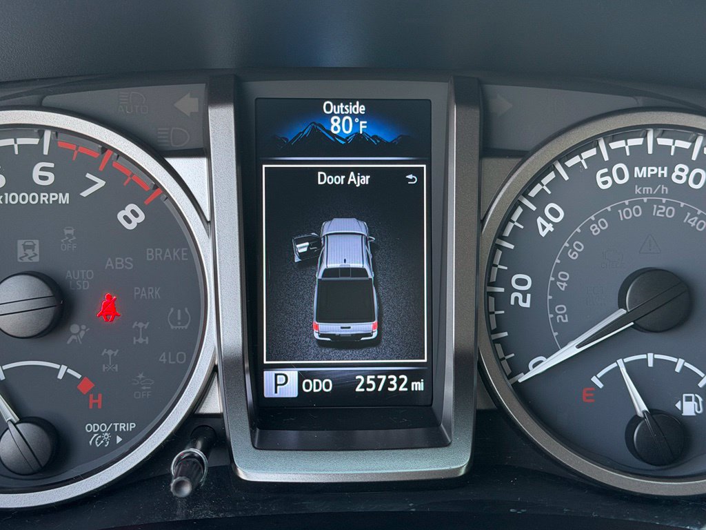 Used 2023 Toyota Tacoma SR5 RWD image 31