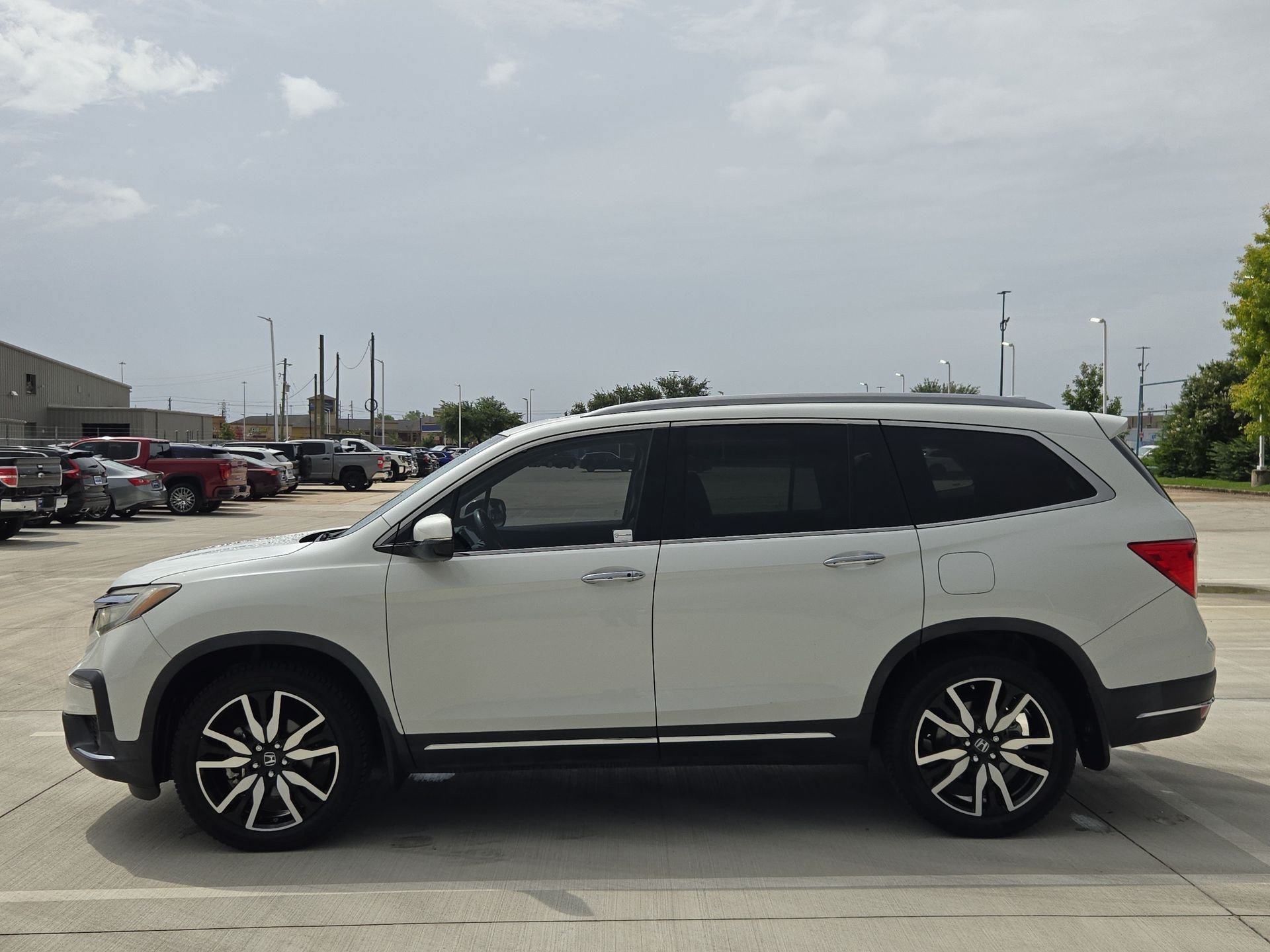 Used 2021 Honda Pilot Touring image 7