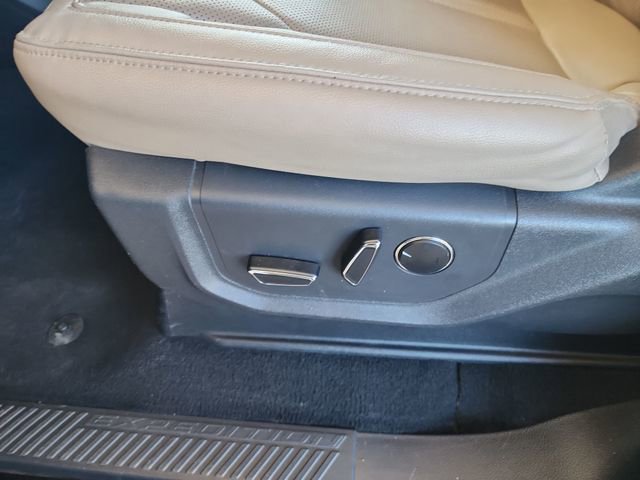 Used 2024 Ford Expedition Limited image 12