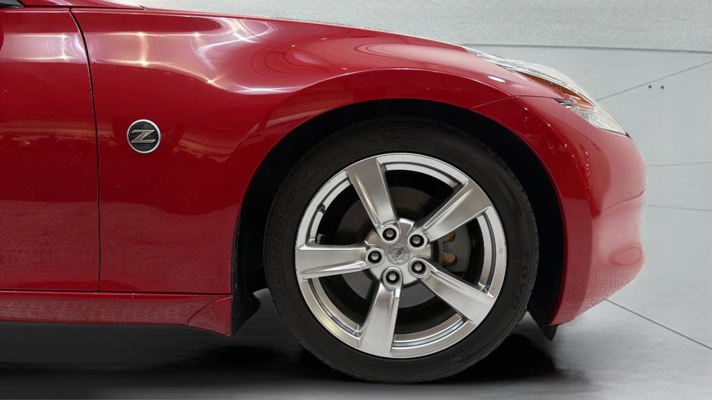 Used 2009 Nissan 370Z Touring image 34